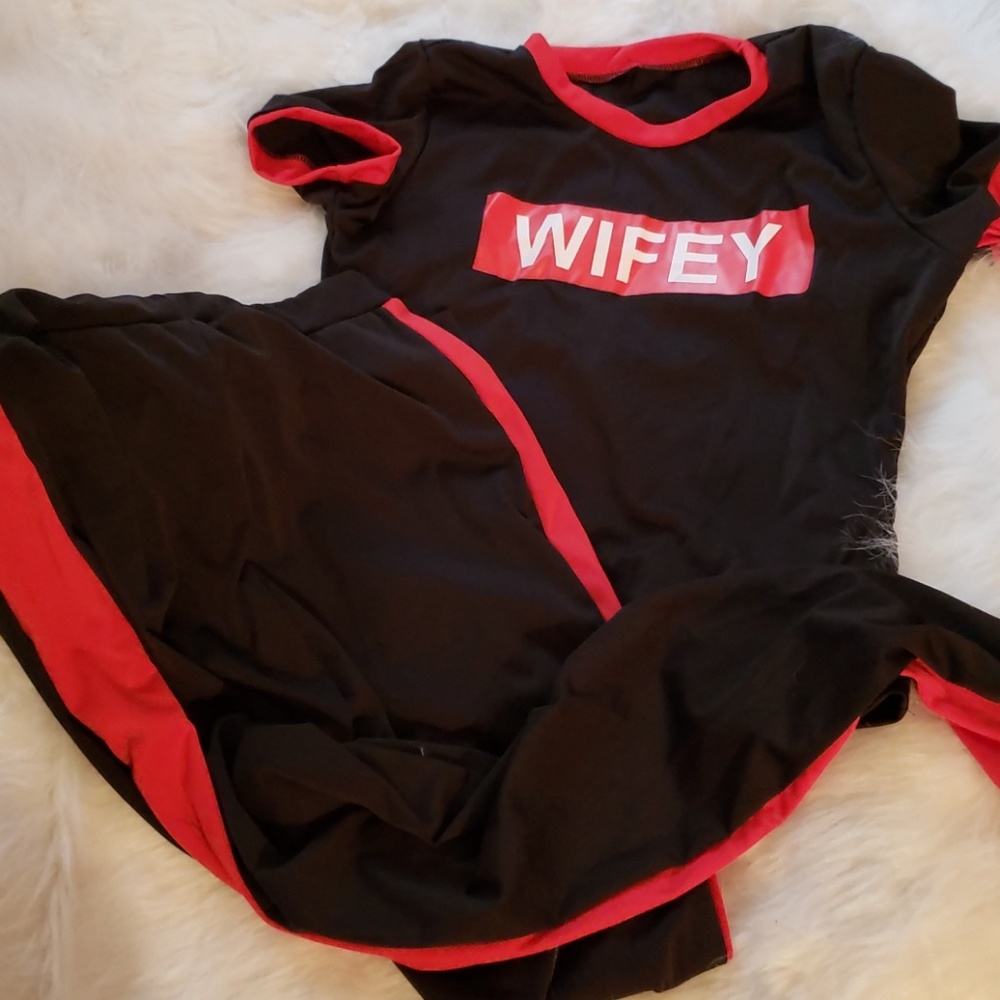 Ladies 2 piece pant set..